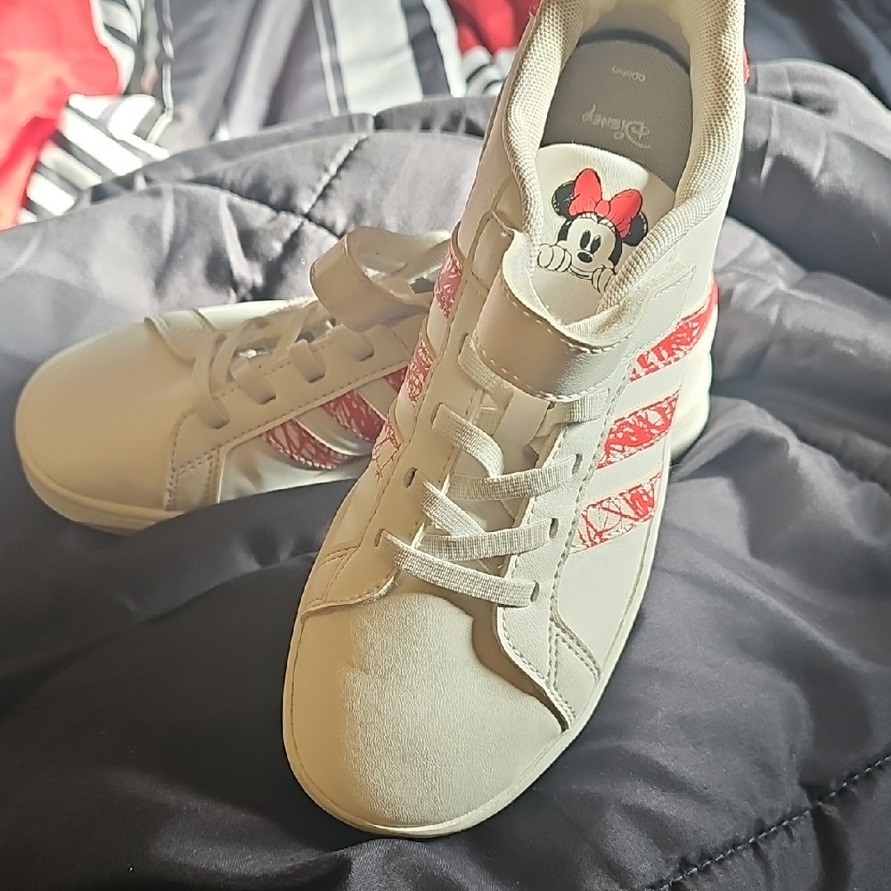 Disney Minnie Mouse White and Red Sneakers